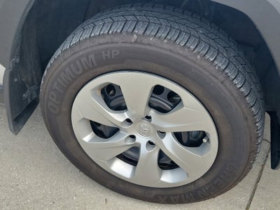 2023 Toyota RAV4 LE
