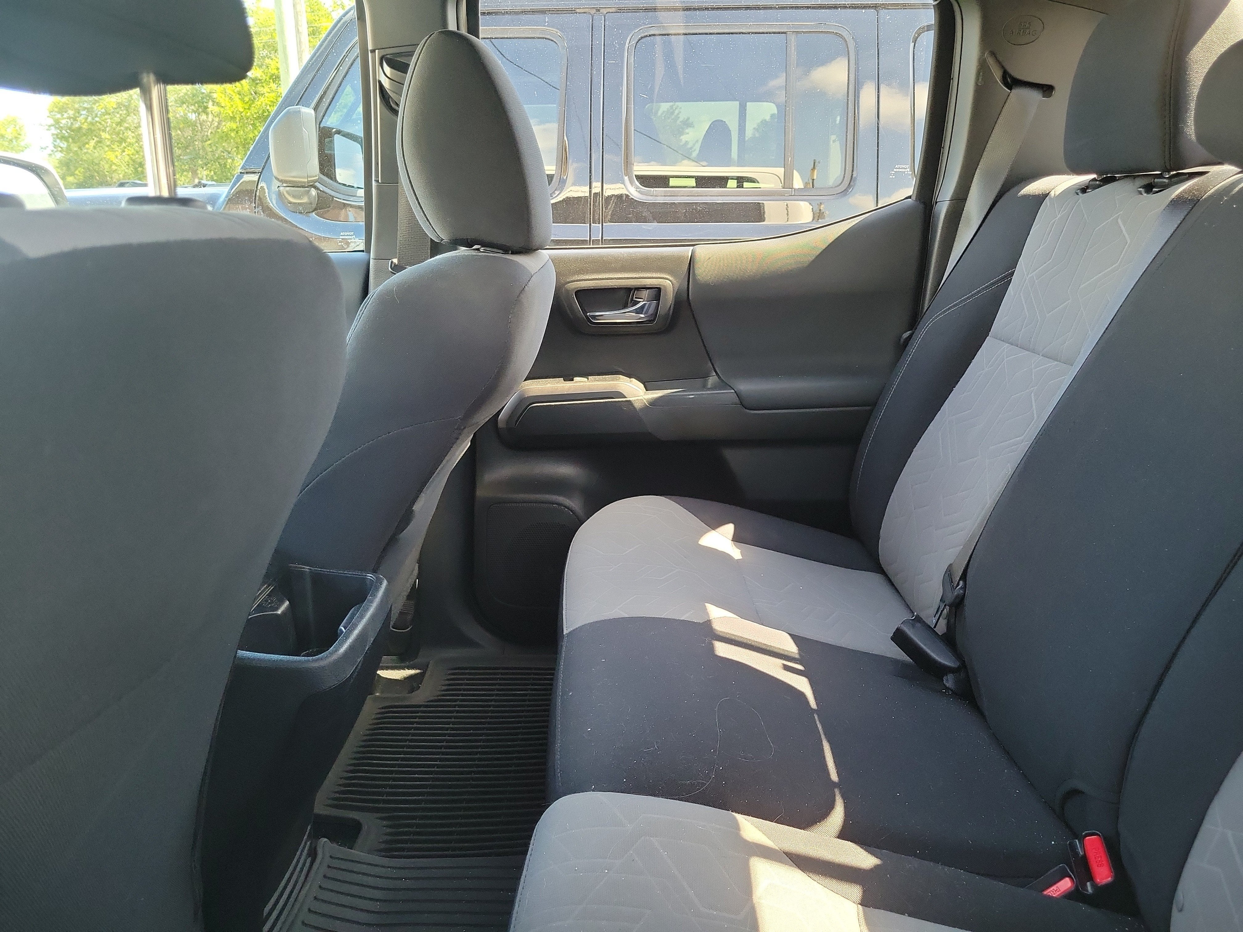 2022 Toyota Tacoma 4WD SR