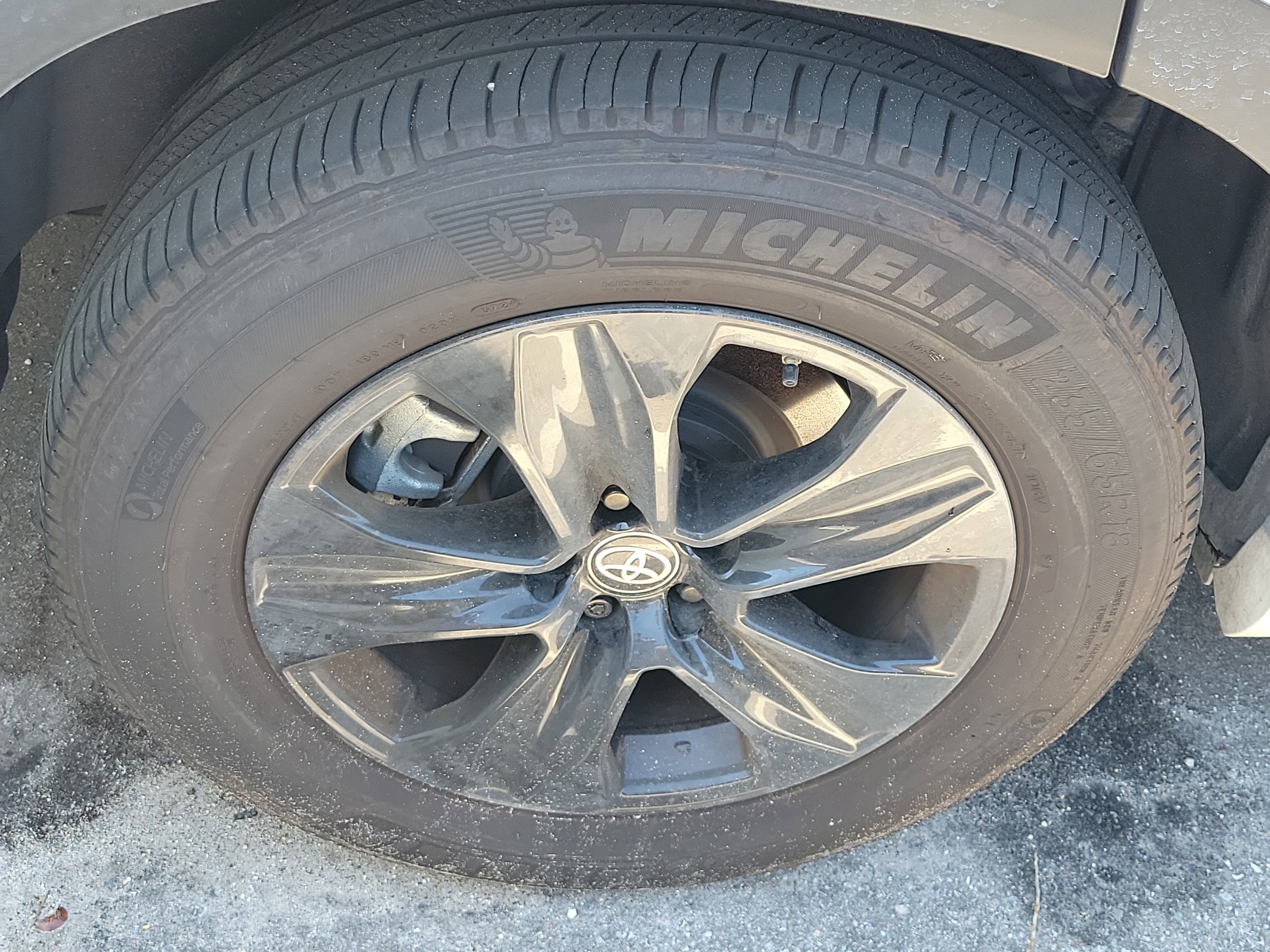 2025 Toyota Highlander Hybrid XLE