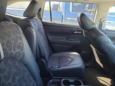 2025 Toyota Highlander Hybrid XLE