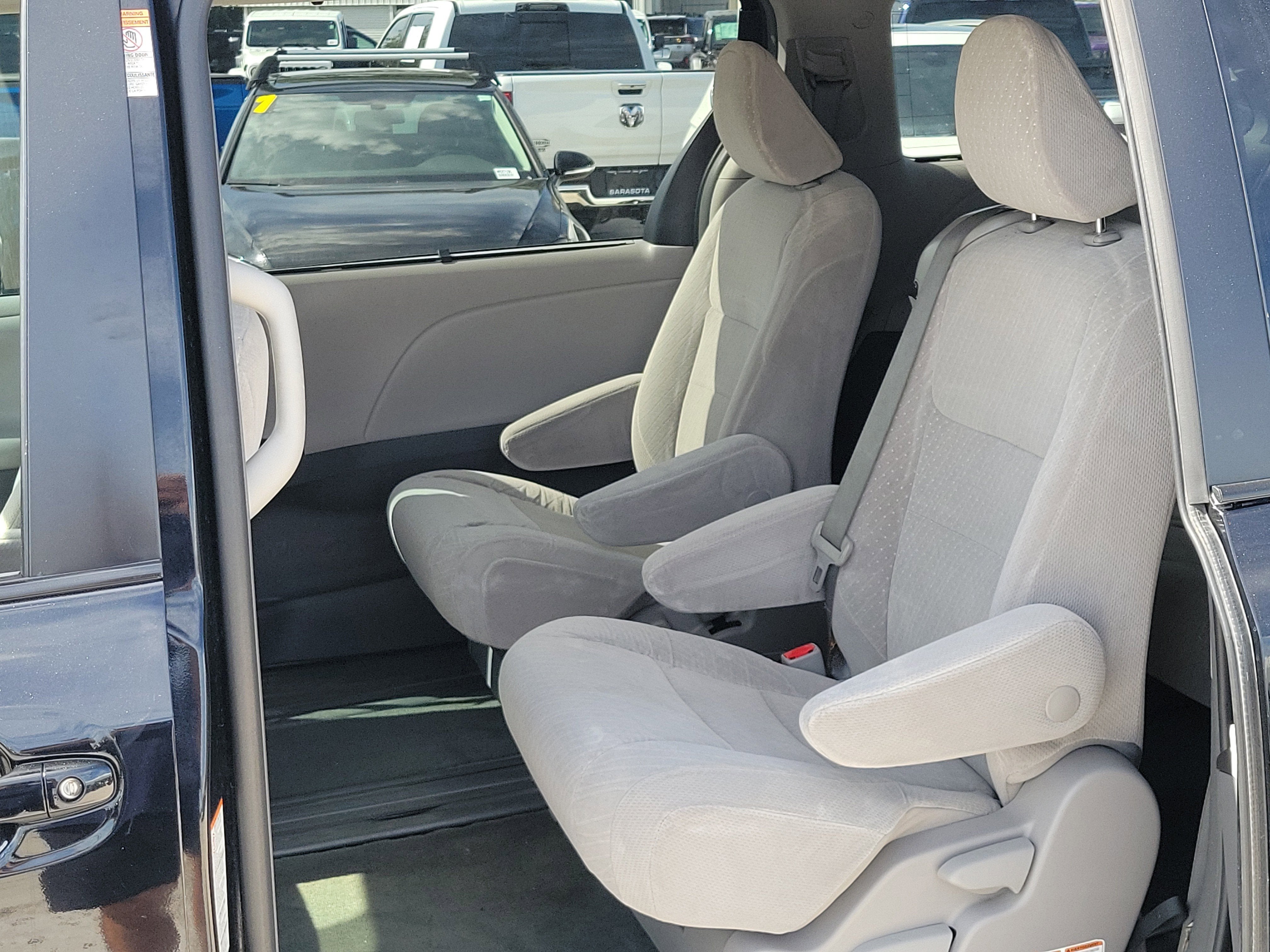 2019 Toyota Sienna LE Auto Access Seat