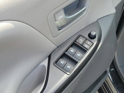 2019 Toyota Sienna LE Auto Access Seat