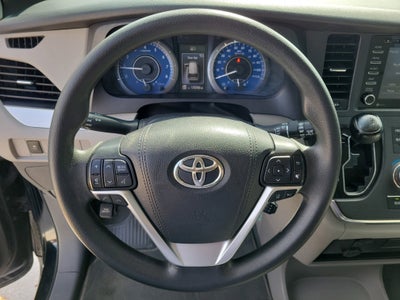 2019 Toyota Sienna LE Auto Access Seat