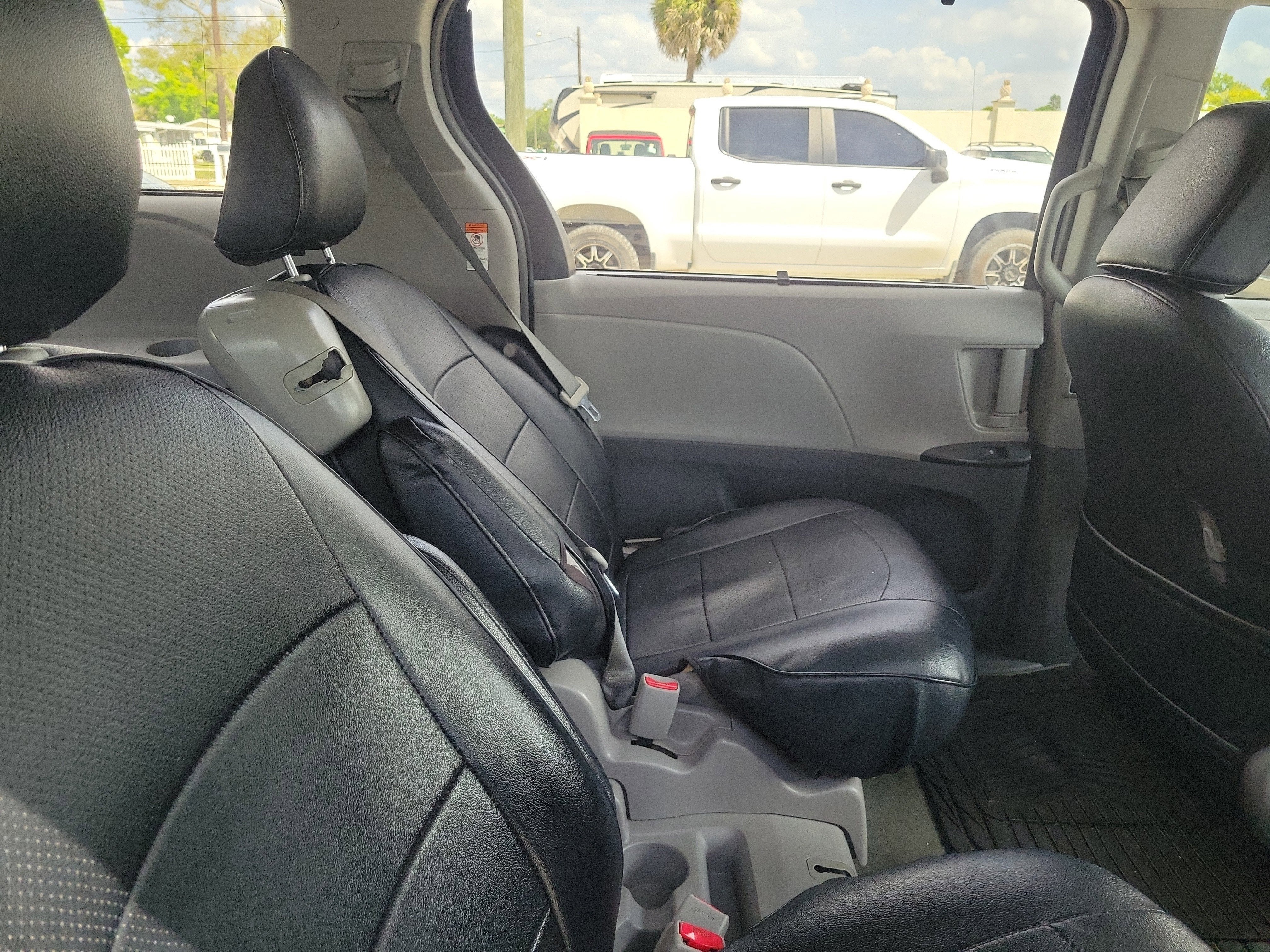 2019 Toyota Sienna LE Auto Access Seat