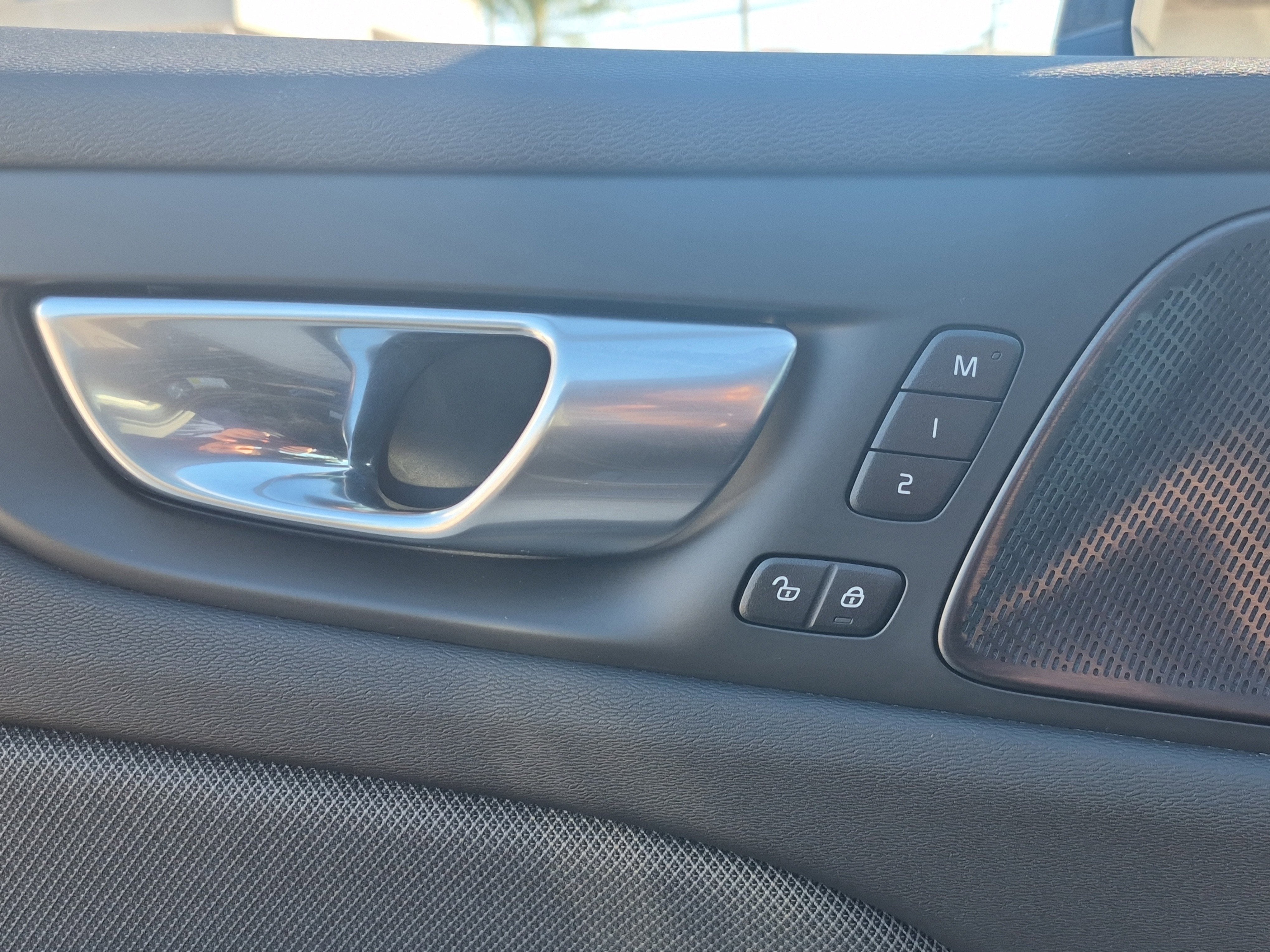 2024 Volvo S60 Plus Black Edition