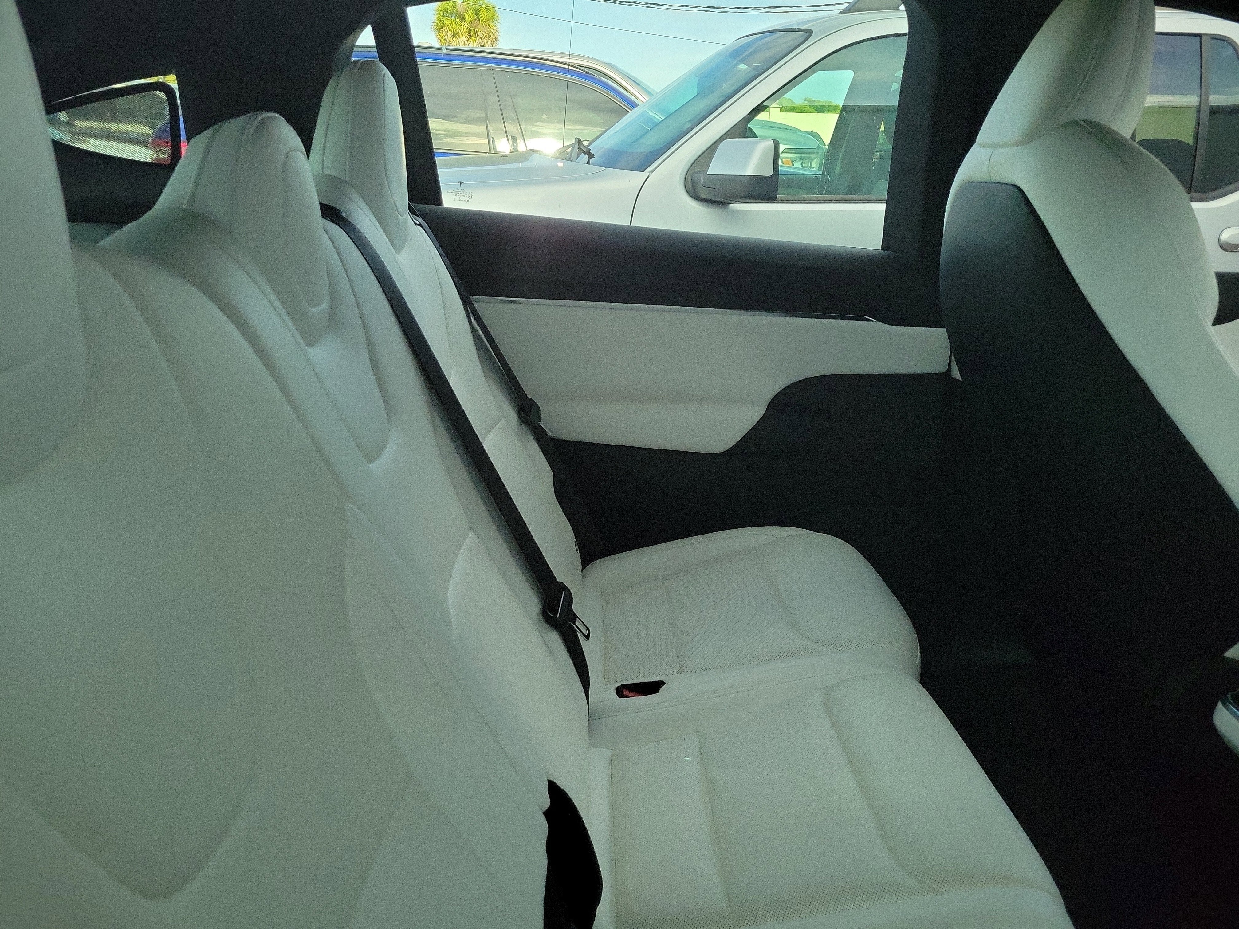 2022 Tesla Model X Base