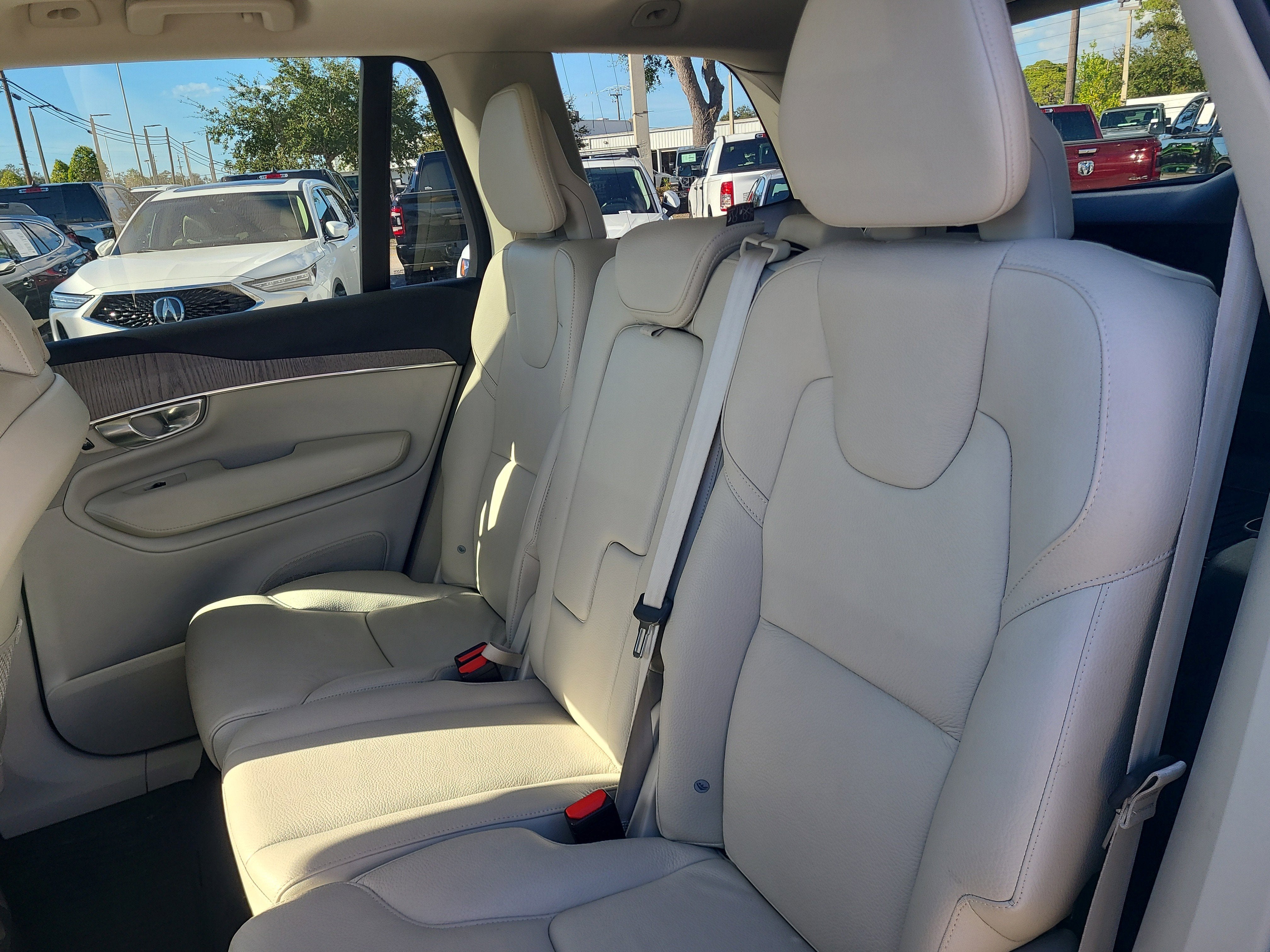 2023 Volvo XC90 Recharge Plug-In Hybrid Core Bright Theme