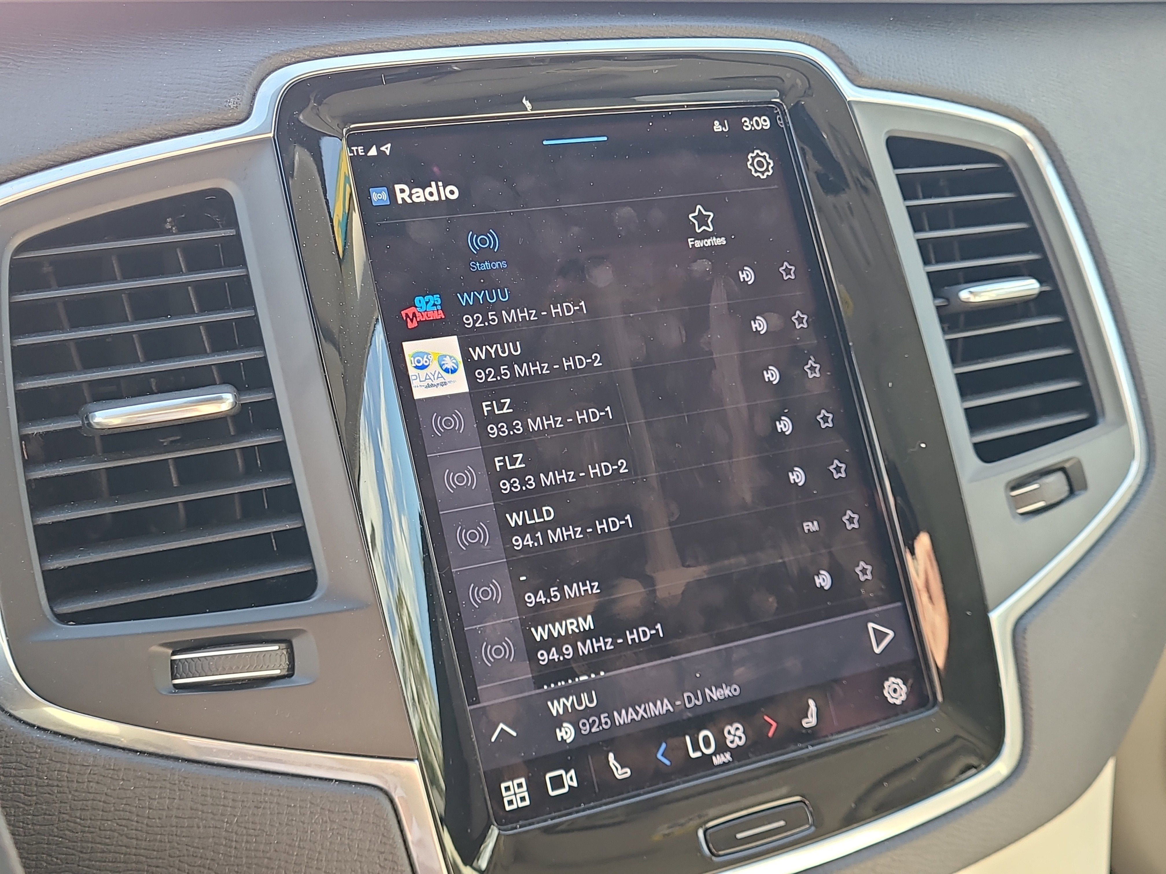 2023 Volvo XC90 Recharge Plug-In Hybrid Core Bright Theme