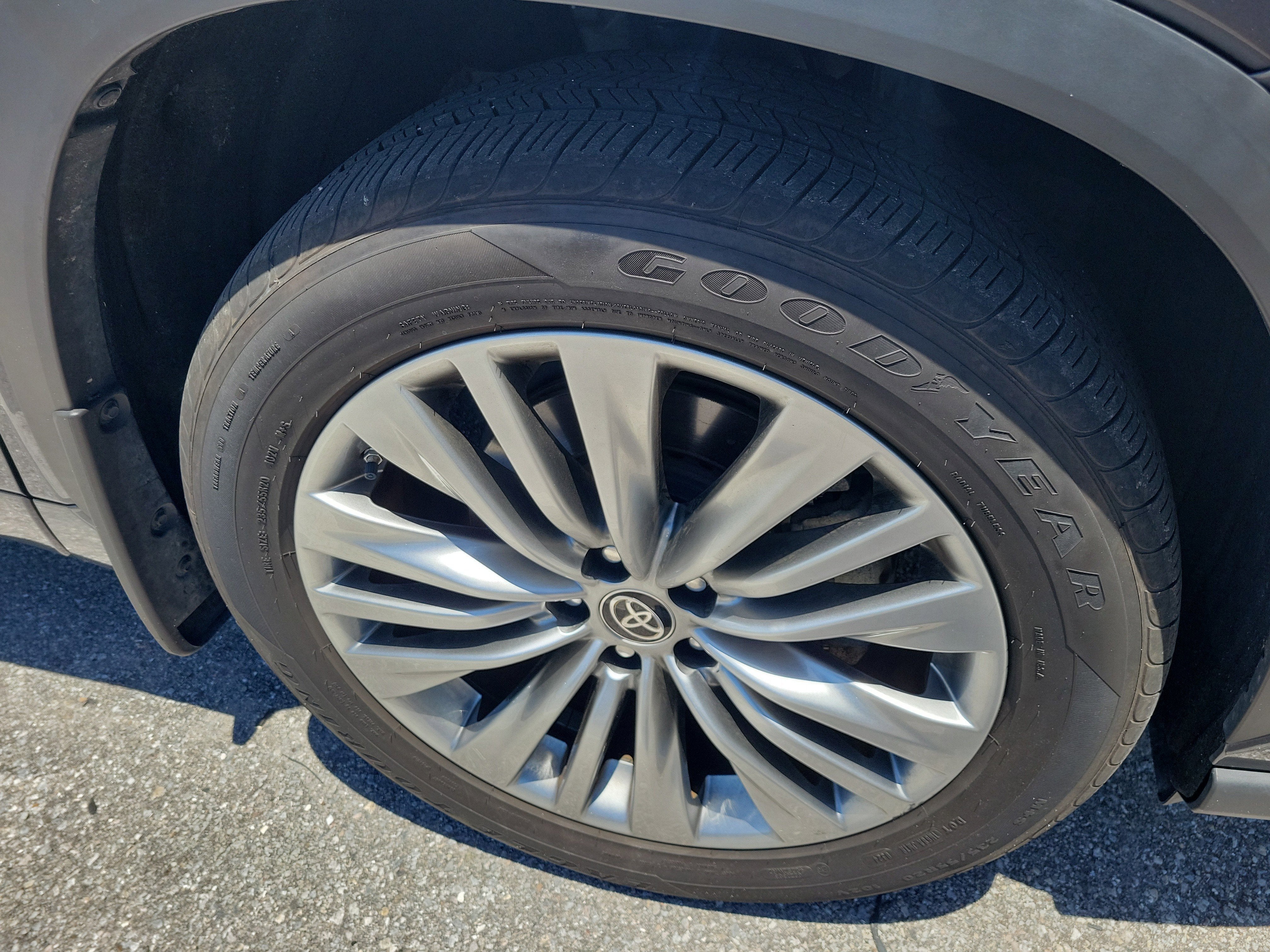 2024 Toyota Highlander Platinum