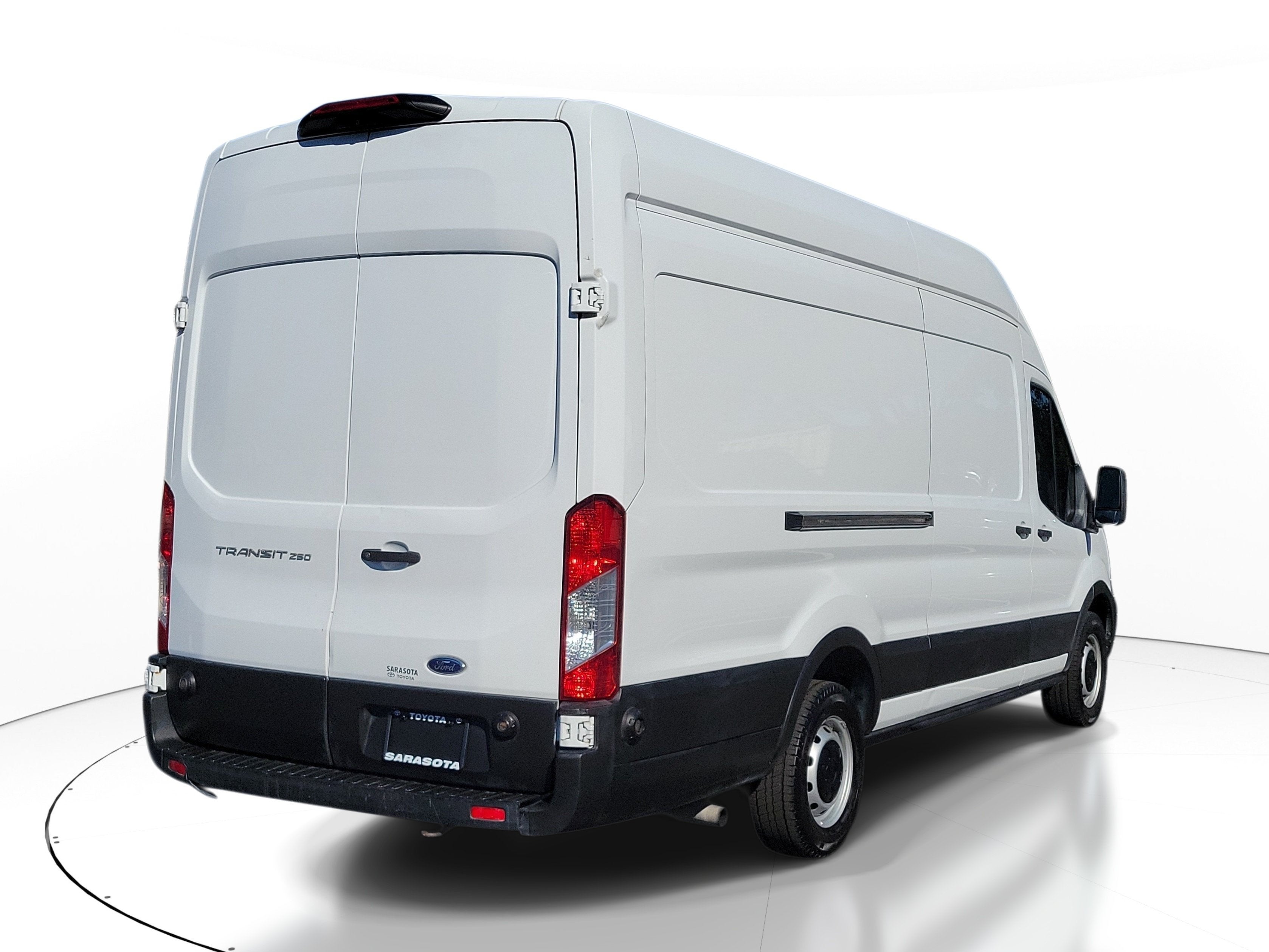 2022 Ford Transit-250 T-250 148" EL Hi Rf 9070 GVWR RWD