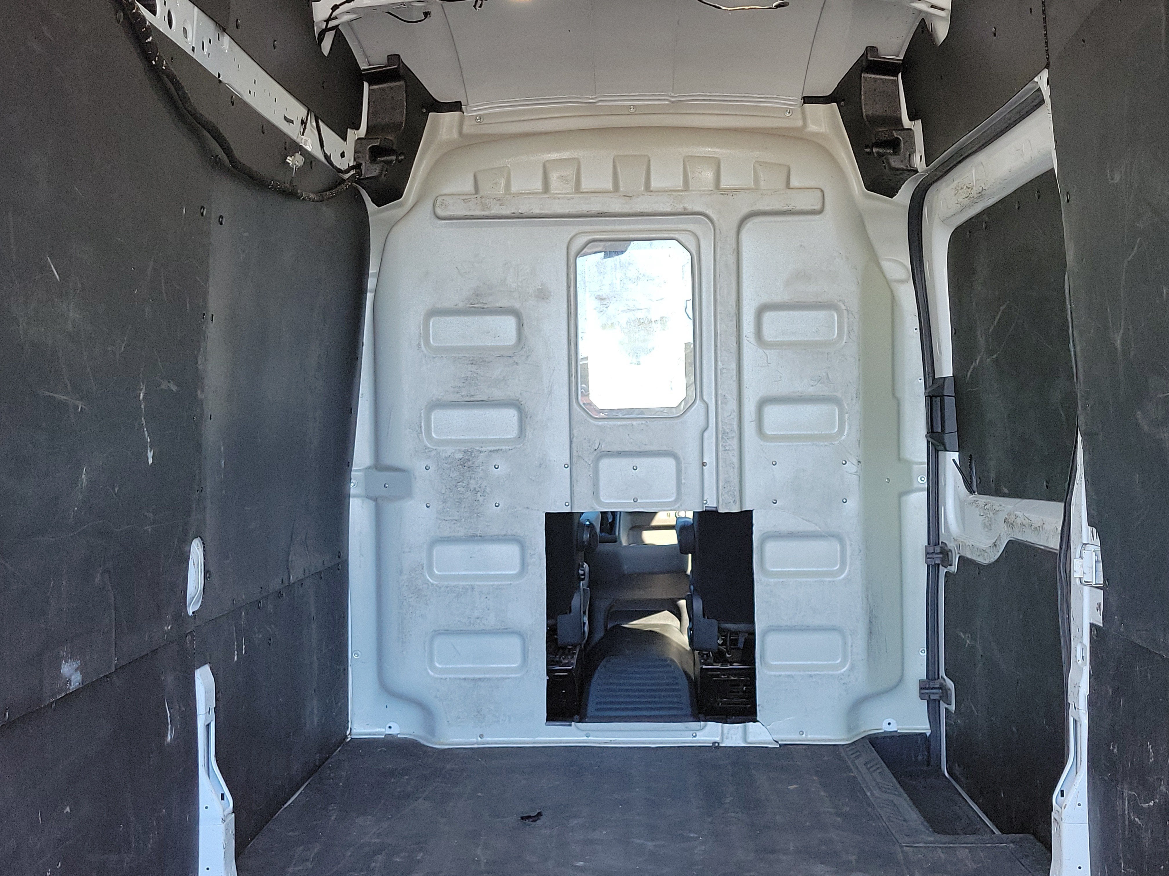 2022 Ford Transit-250 T-250 148" EL Hi Rf 9070 GVWR RWD