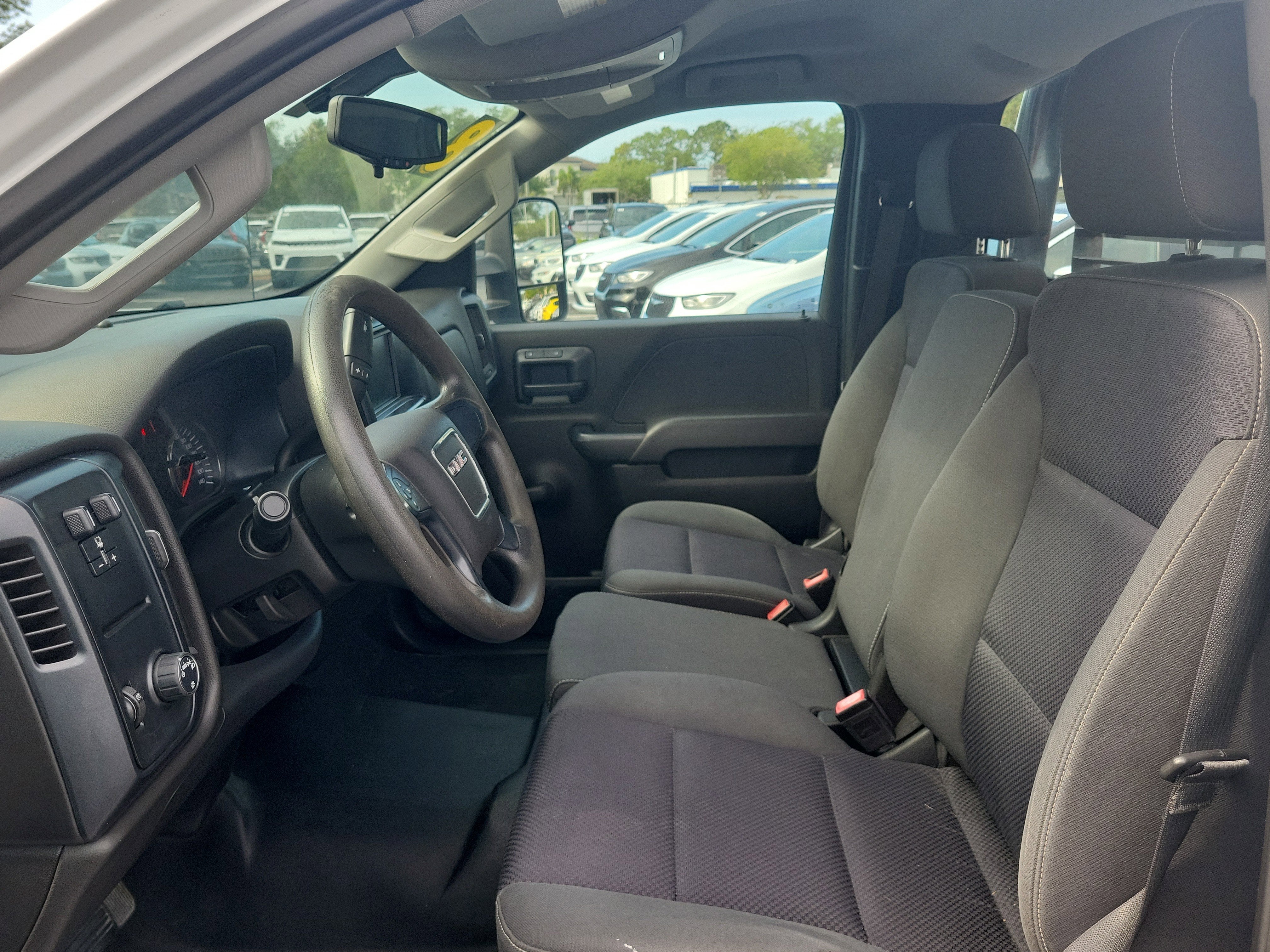 2018 GMC Sierra 3500HD 2WD Reg Cab 137.5" WB, 59.06" CA