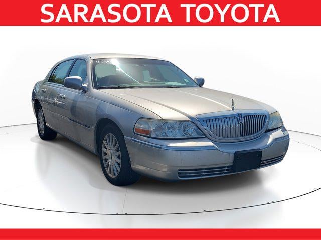2004 Lincoln Town Car Executive