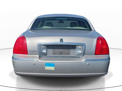 2004 Lincoln Town Car Executive