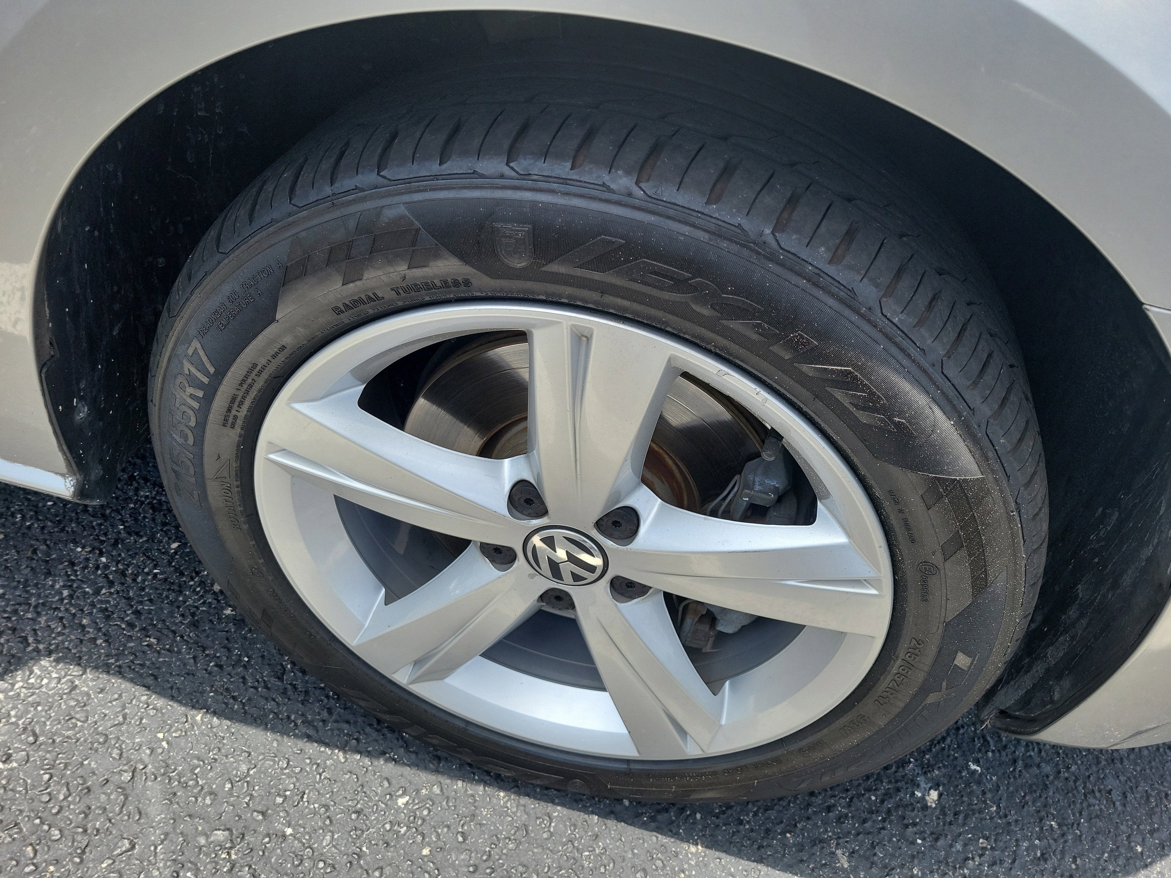 2014 Volkswagen Passat 1.8T SE
