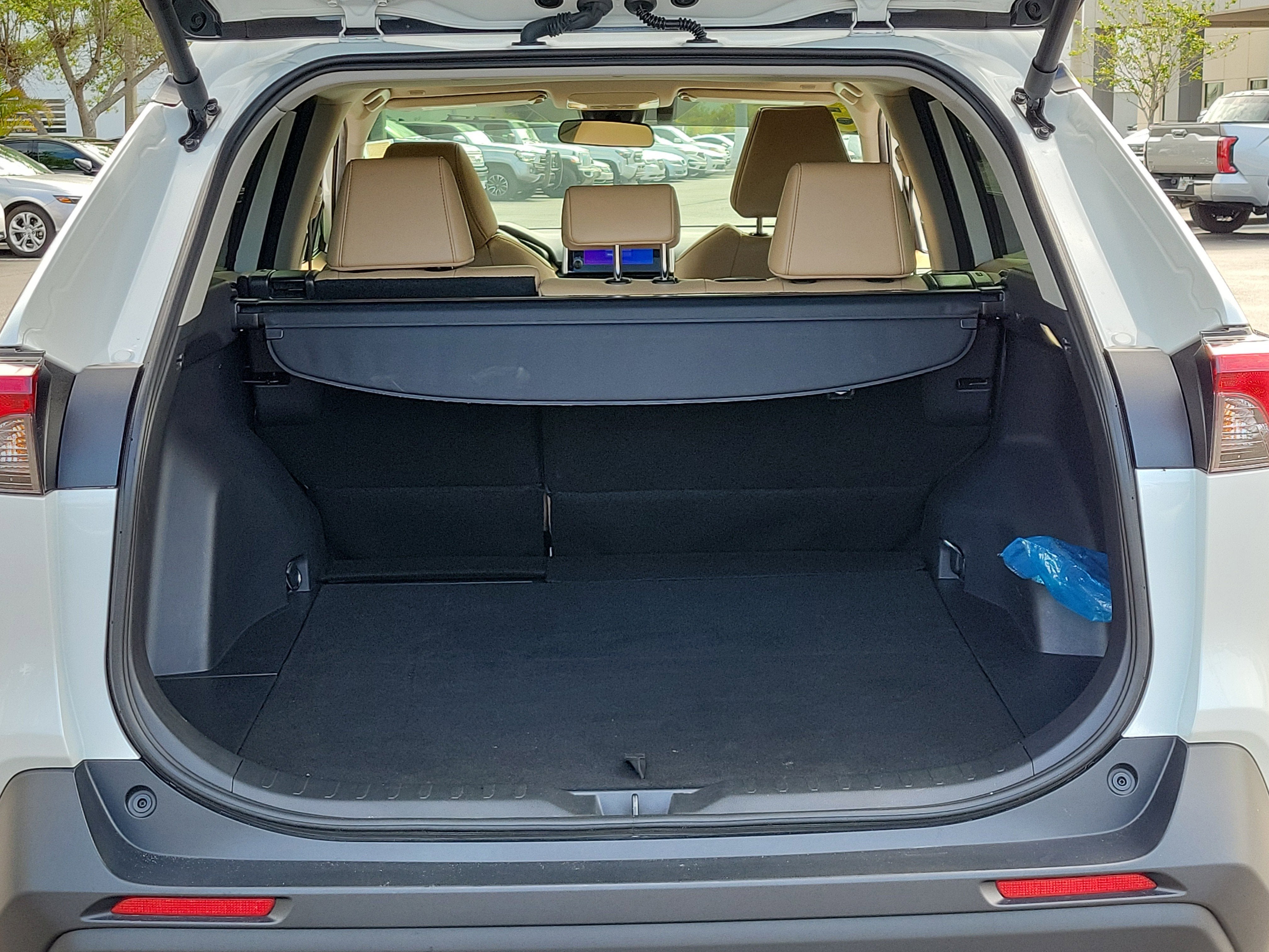 2025 Toyota RAV4 Hybrid XLE Premium