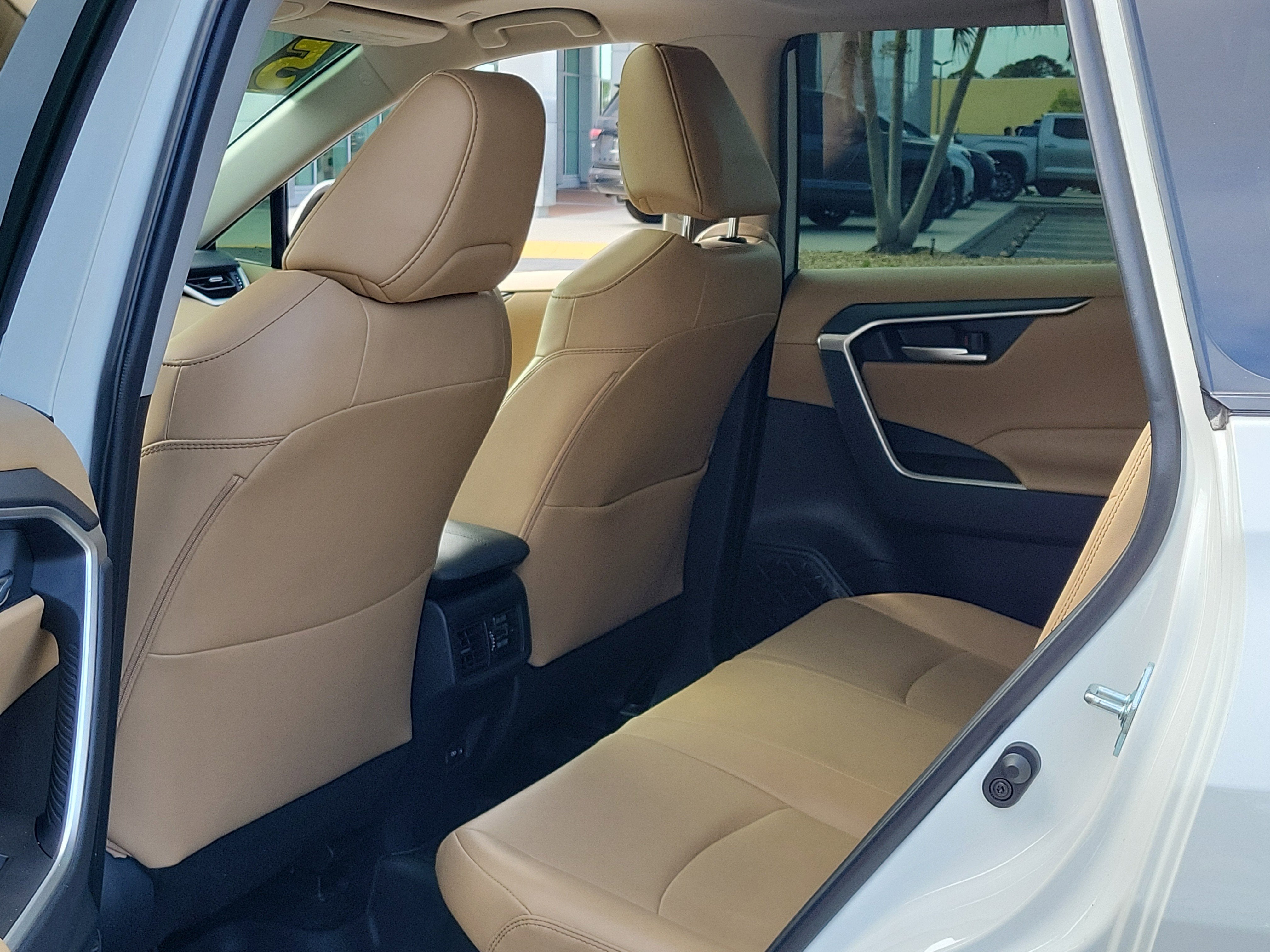 2025 Toyota RAV4 Hybrid XLE Premium