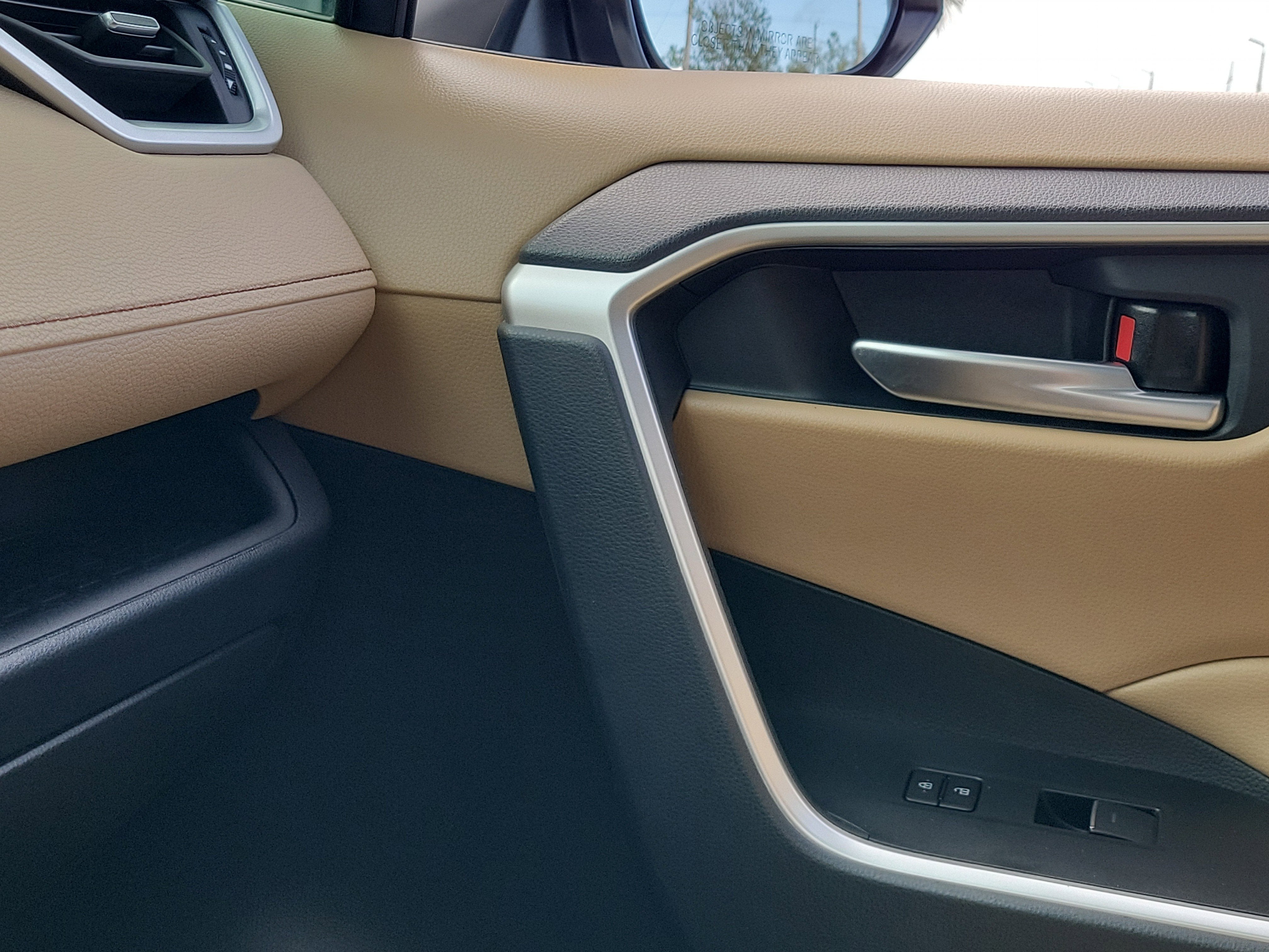2025 Toyota RAV4 Hybrid XLE Premium