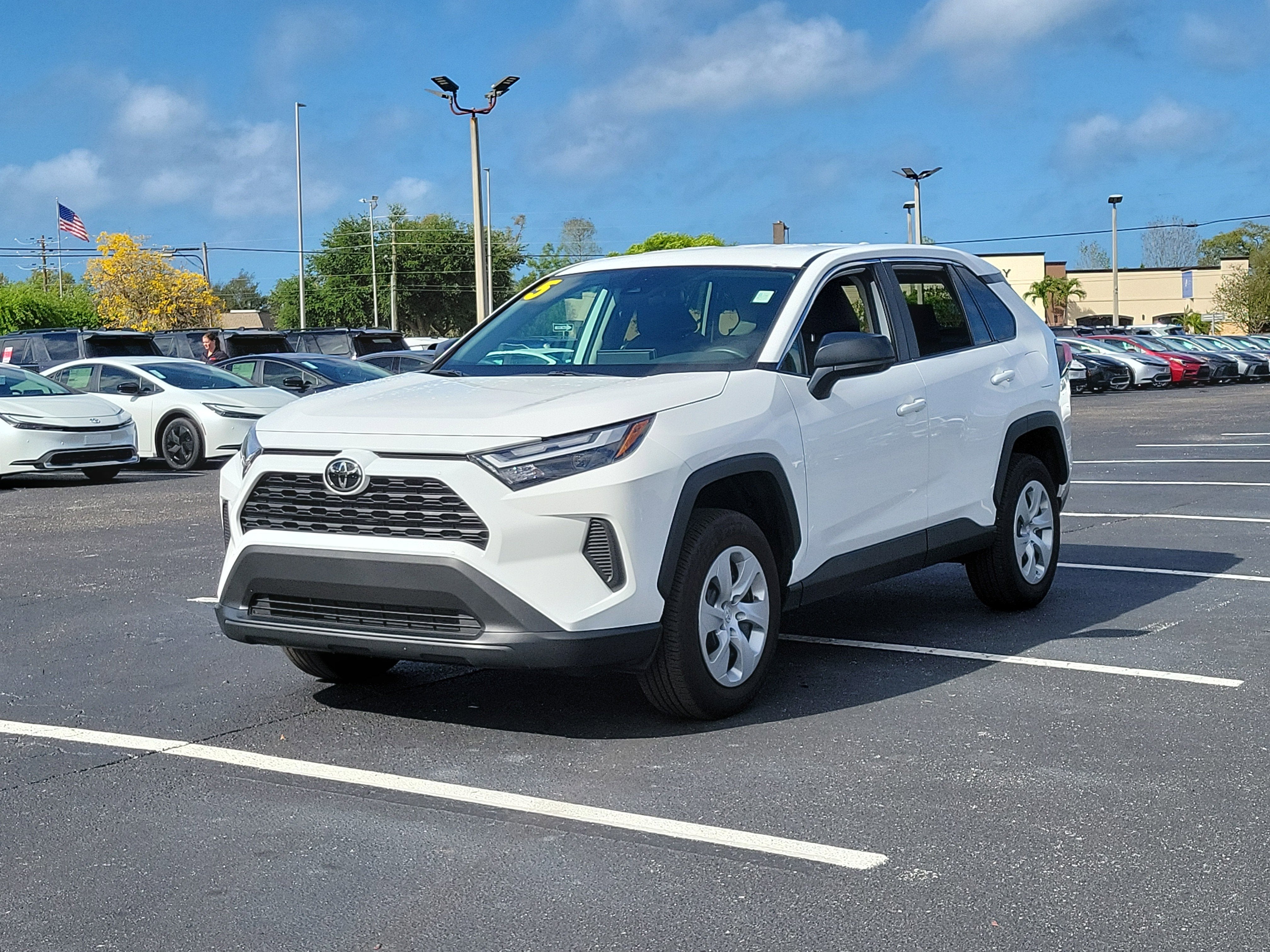 2025 Toyota RAV4 LE