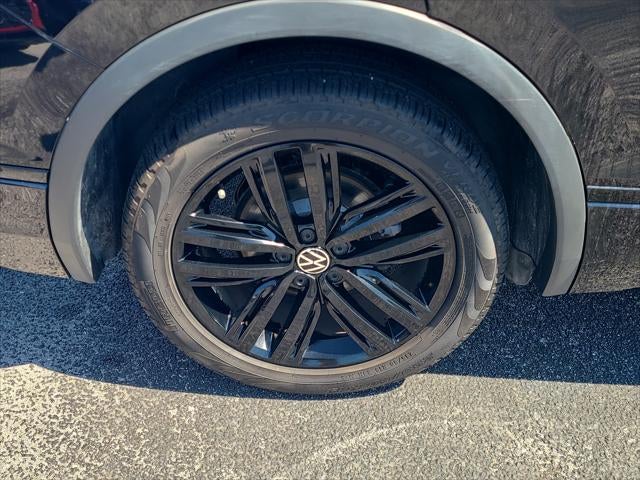 2022 Volkswagen Tiguan 2.0T SE R-Line Black