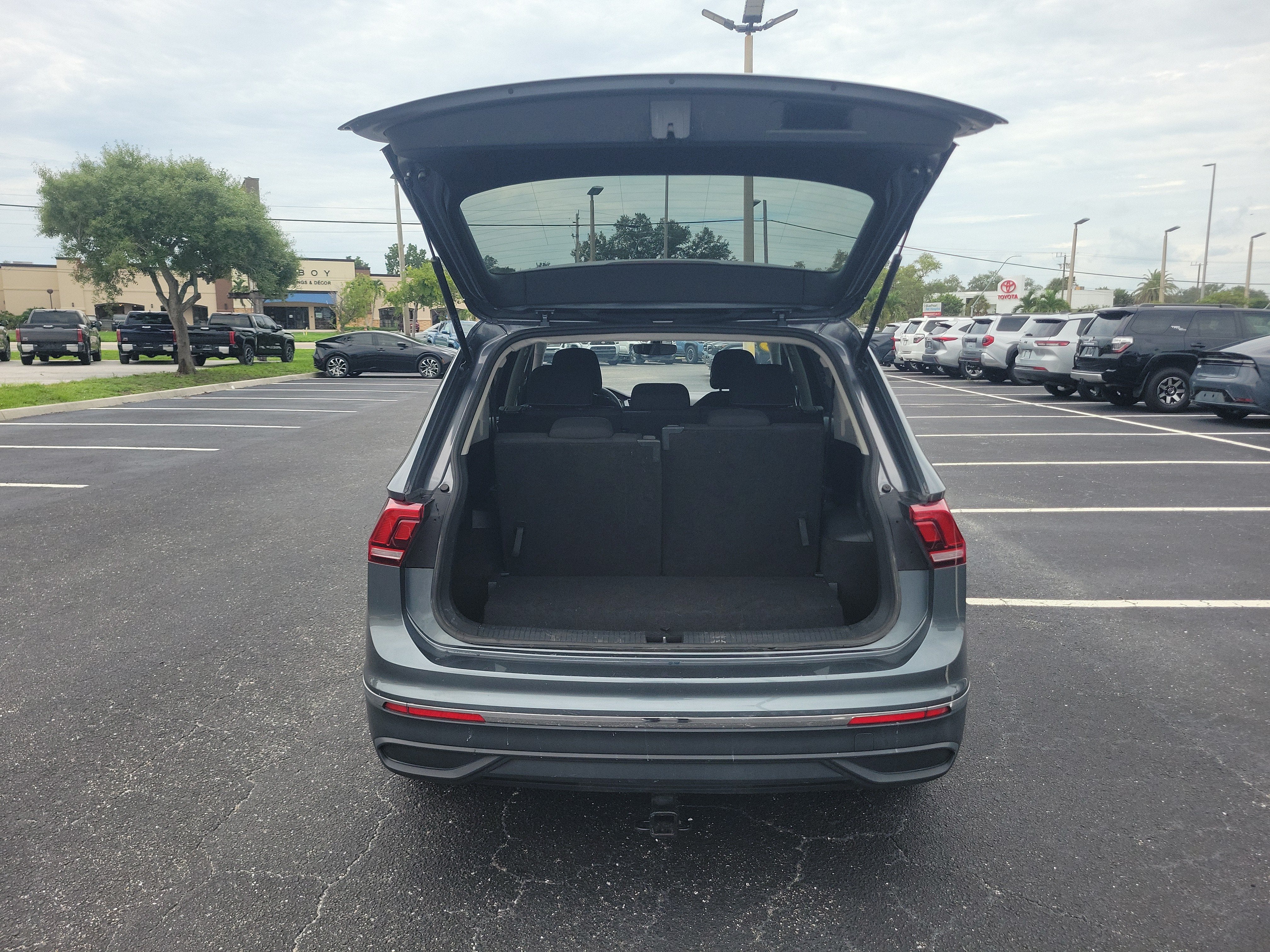 2023 Volkswagen Tiguan 2.0T S