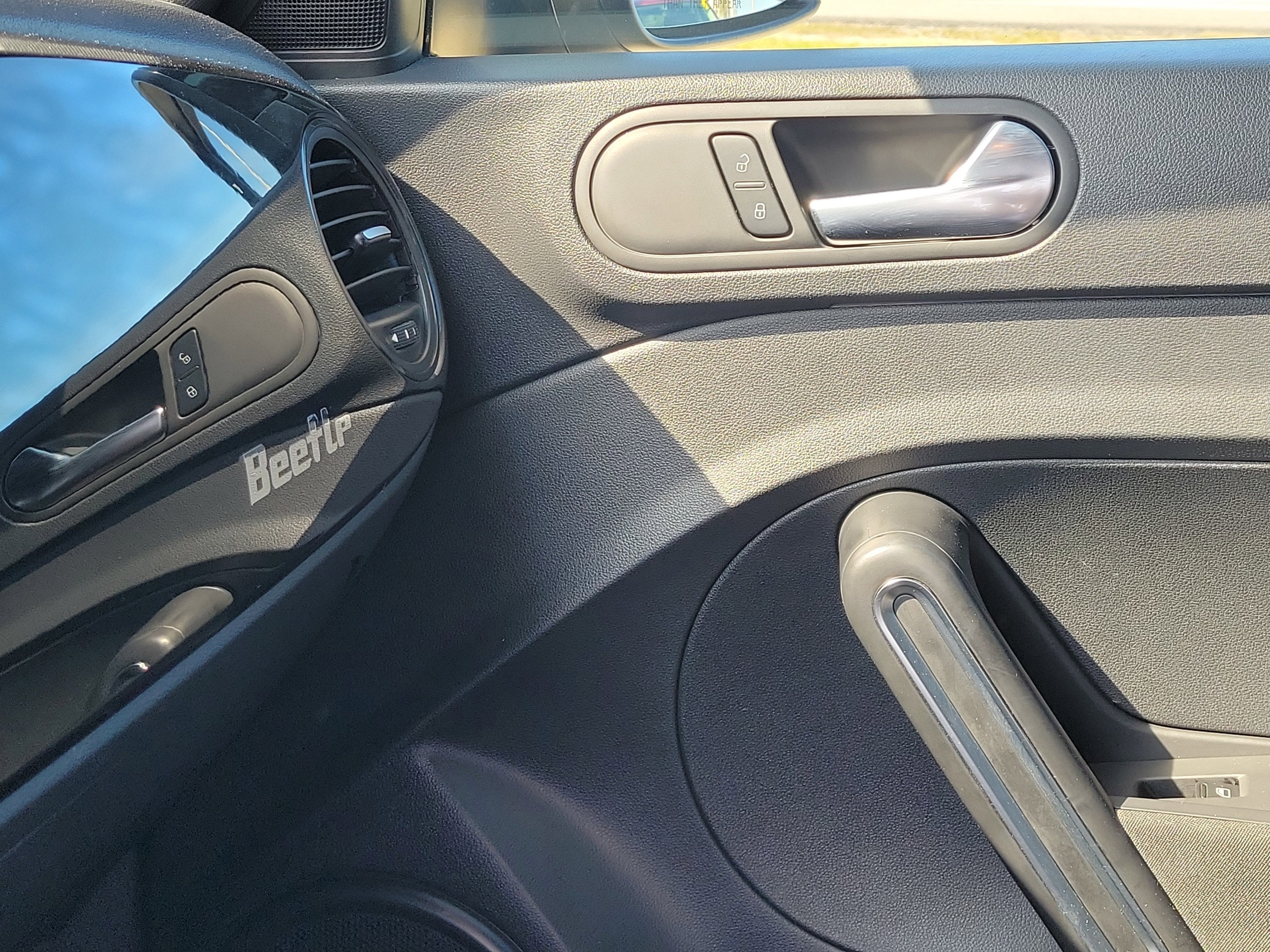 2018 Volkswagen Beetle 2.0T S