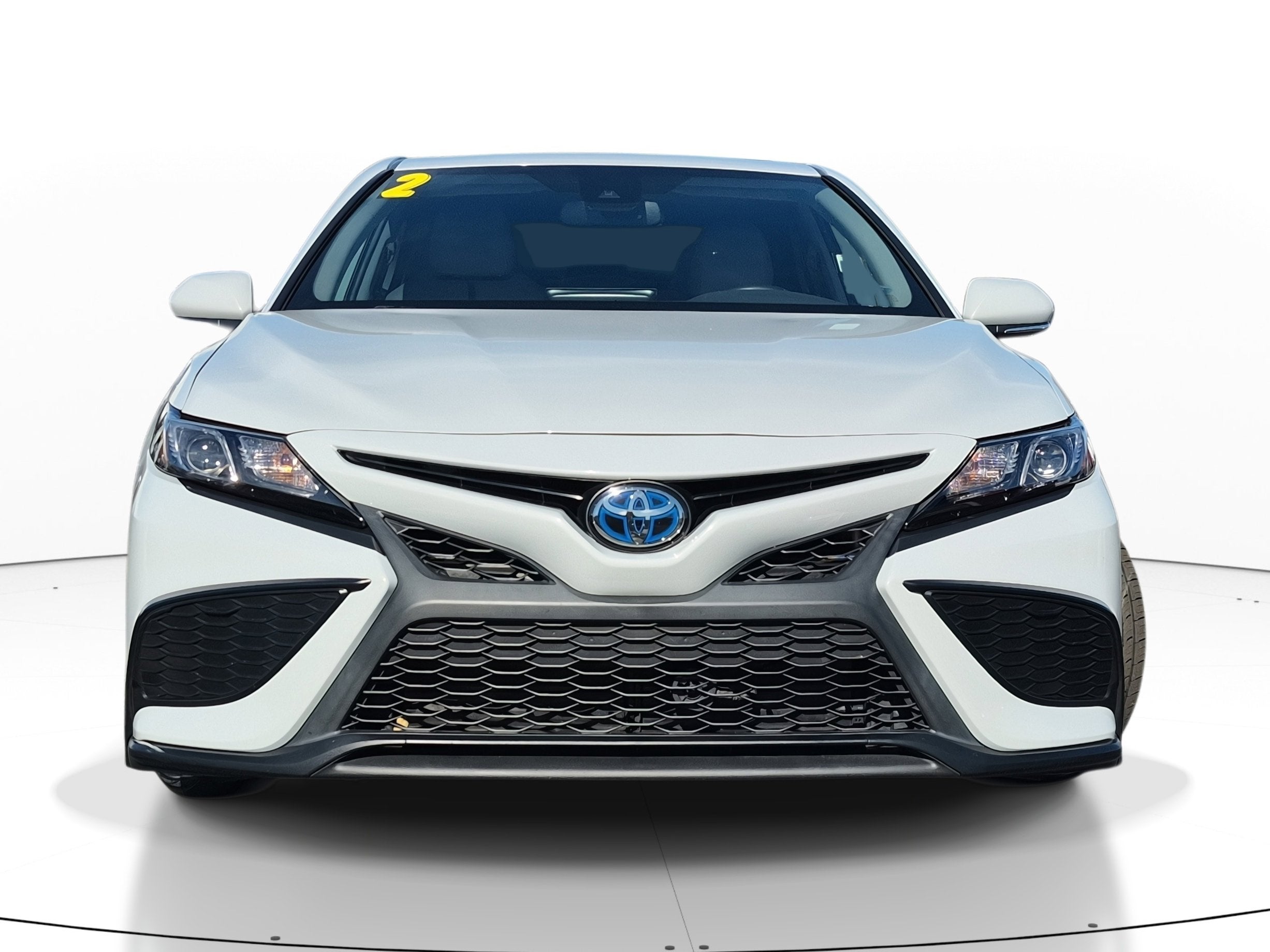 2022 Toyota Camry Hybrid SE