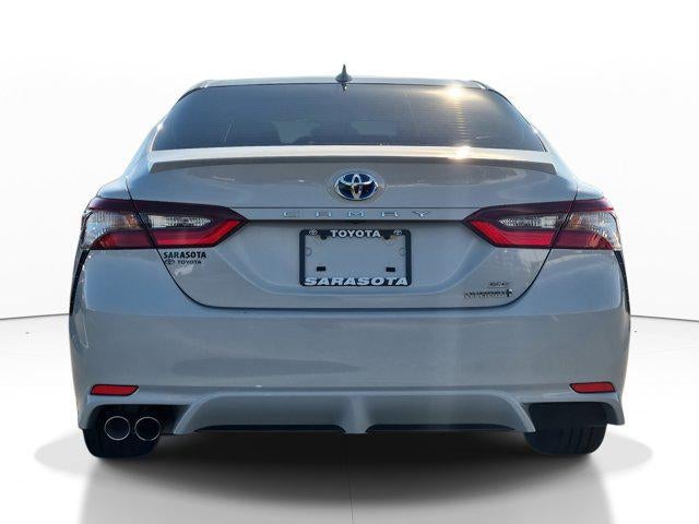 2022 Toyota Camry Hybrid SE