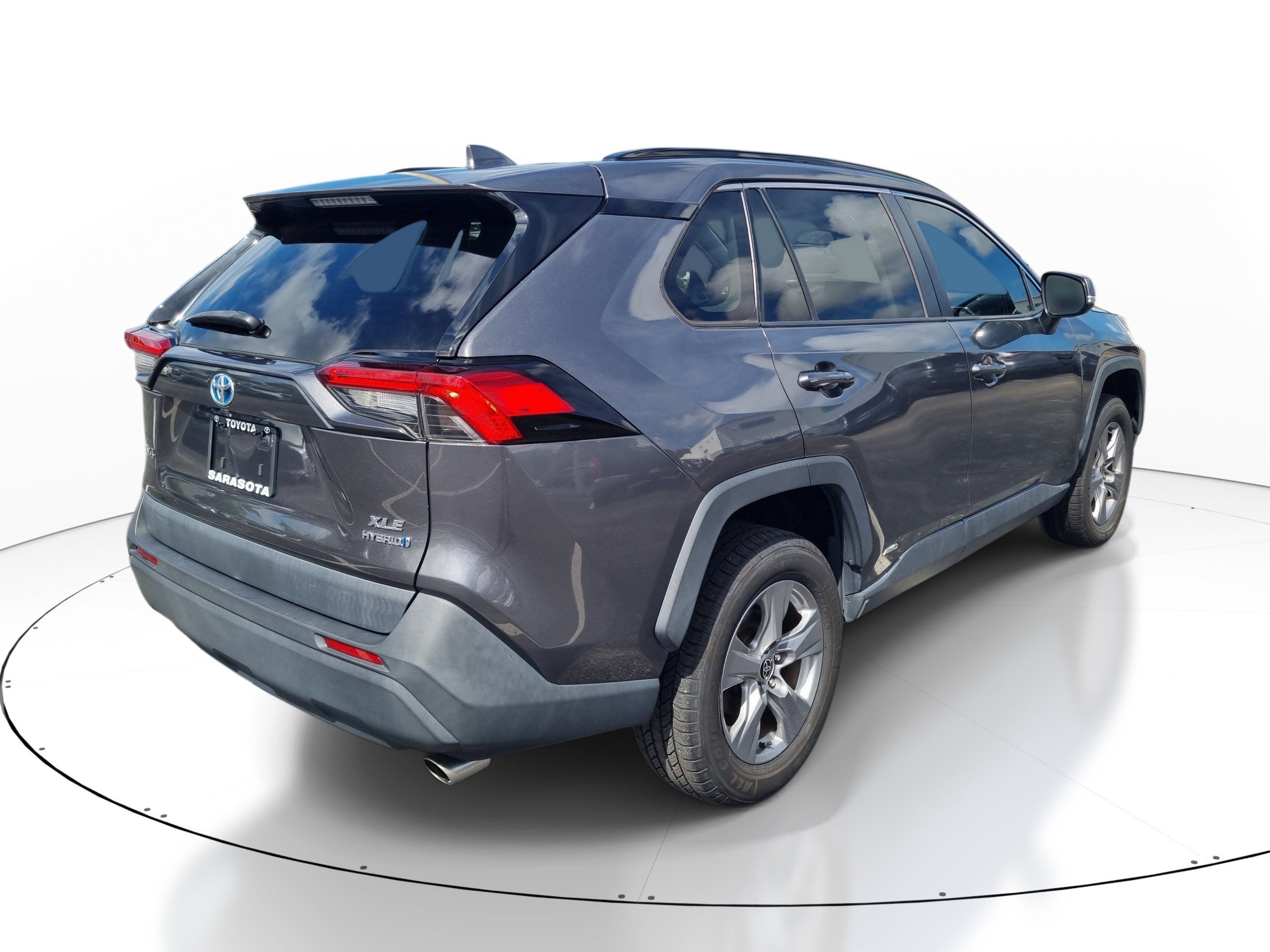 2022 Toyota RAV4 Hybrid XLE
