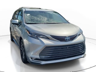 2025 Toyota Sienna Platinum
