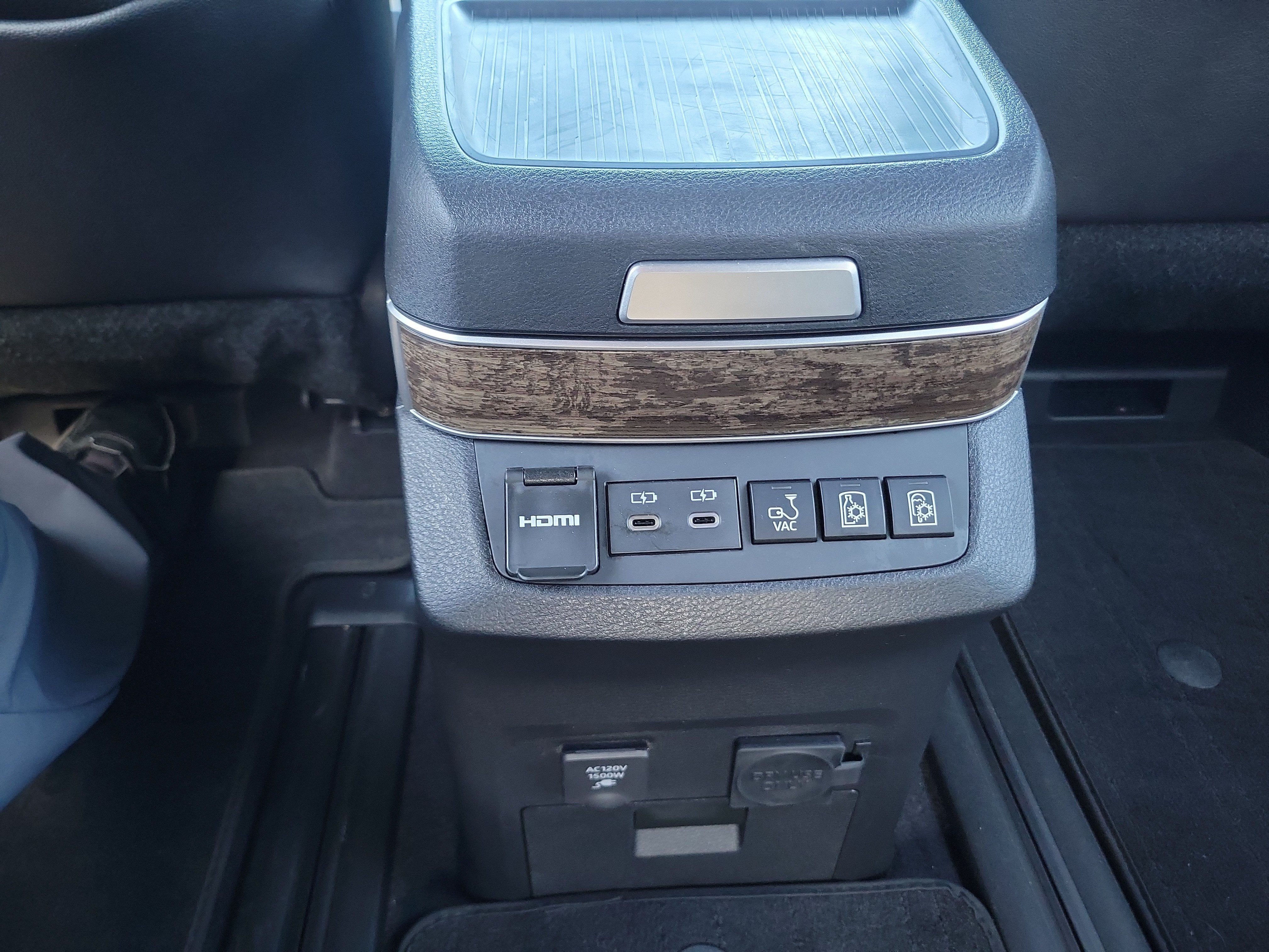 2025 Toyota Sienna Platinum