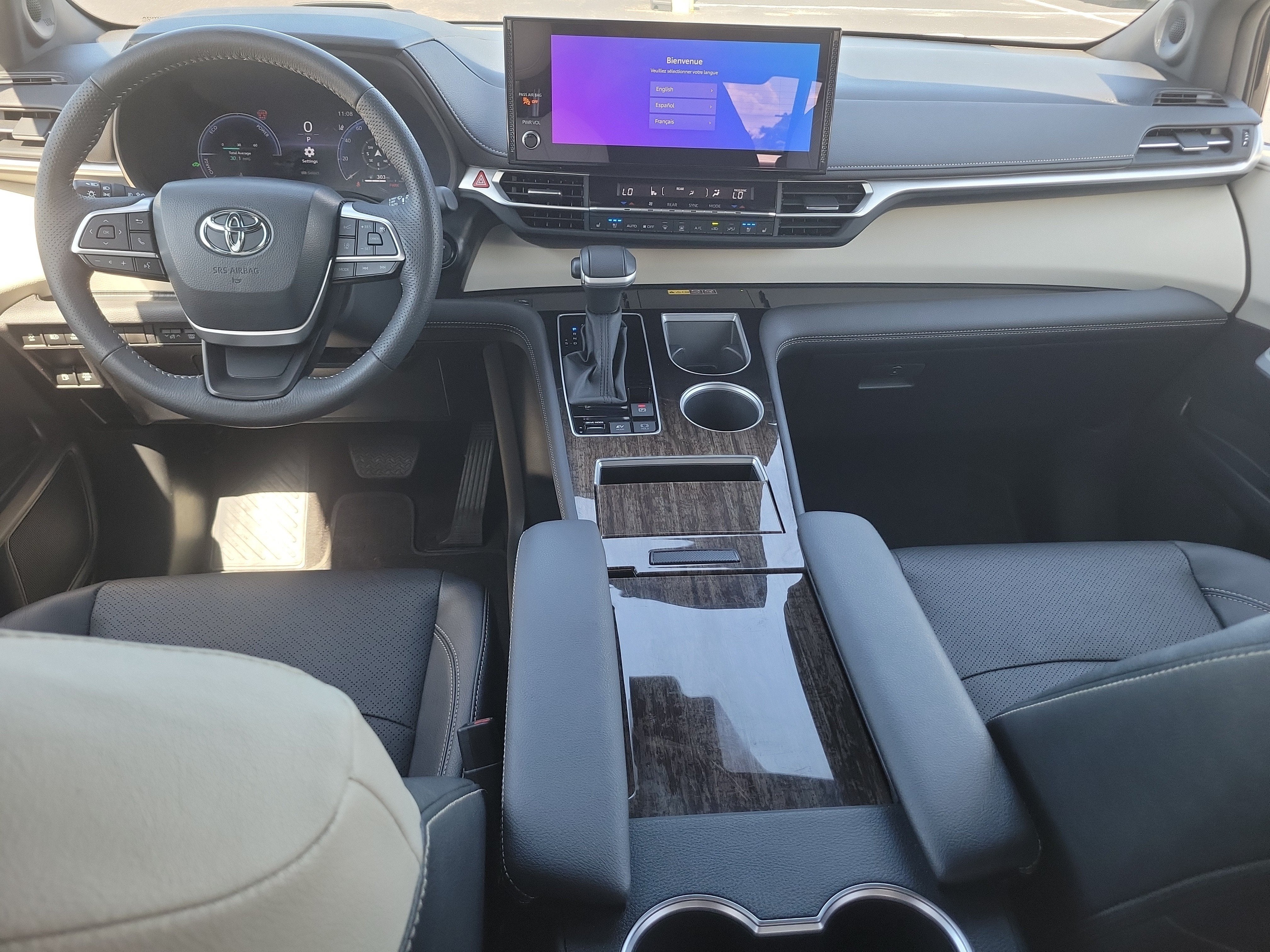 2025 Toyota Sienna Platinum