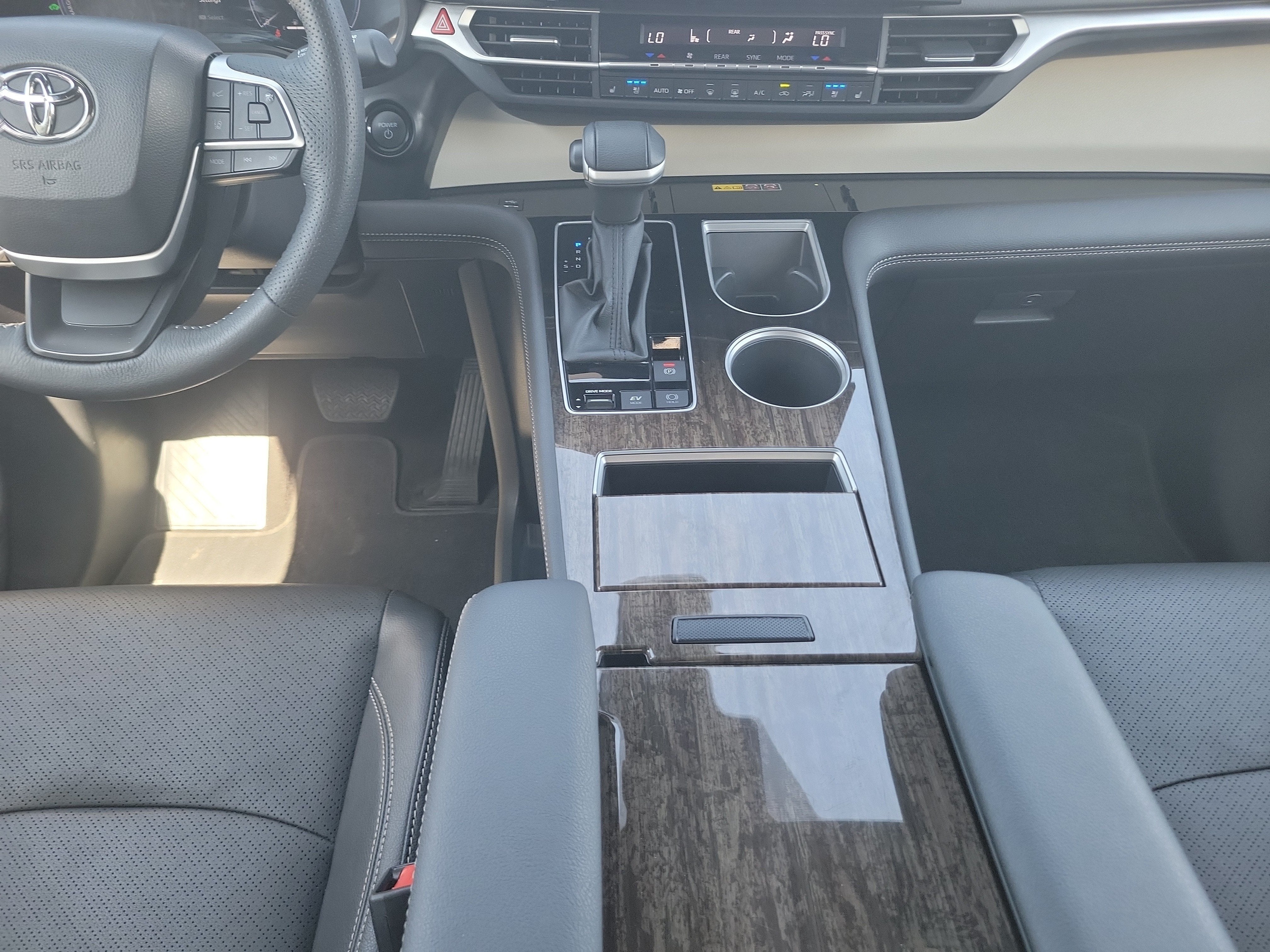 2025 Toyota Sienna Platinum