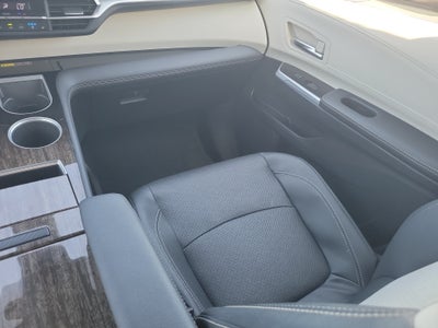 2025 Toyota Sienna Platinum