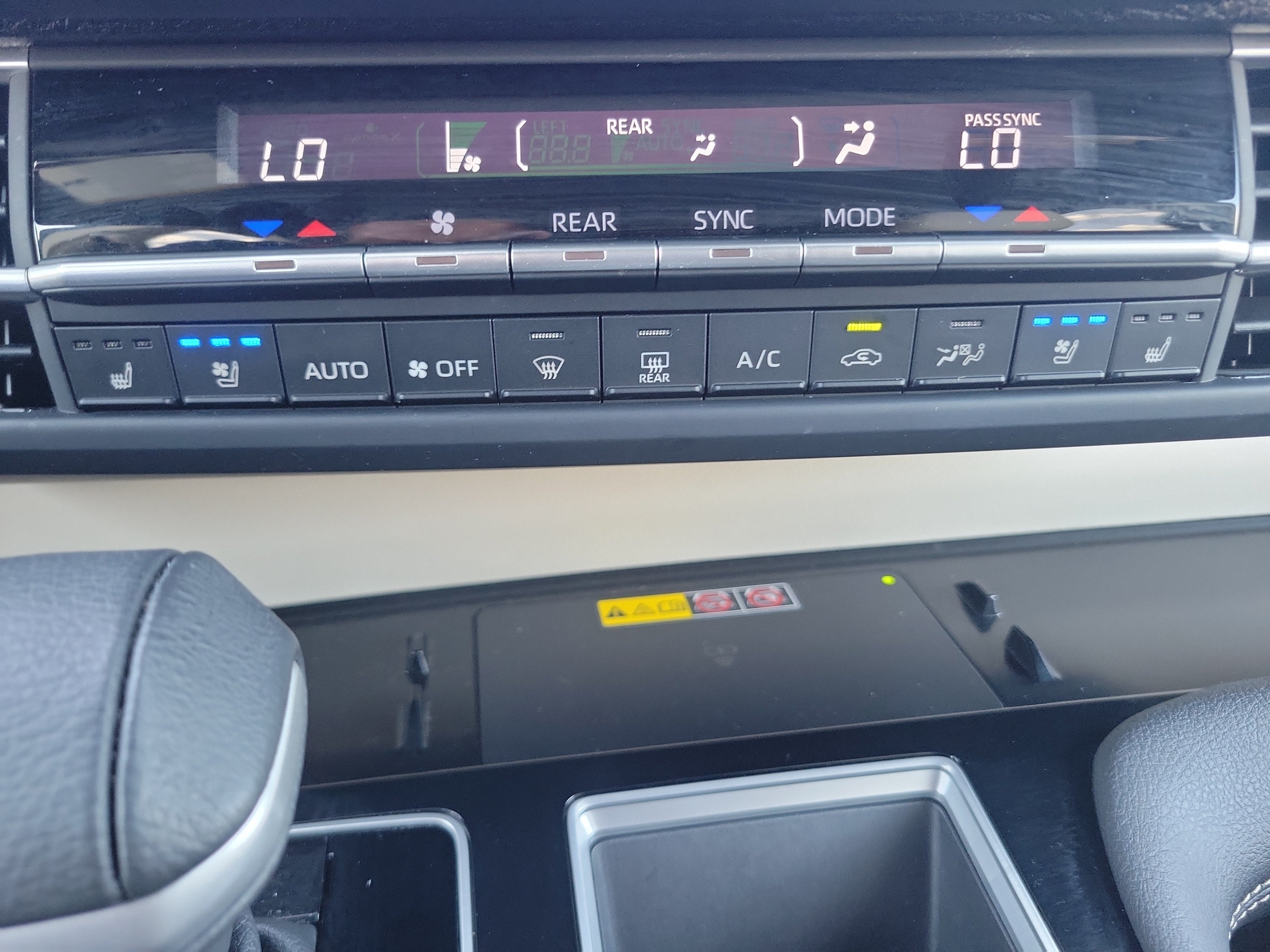 2025 Toyota Sienna Platinum