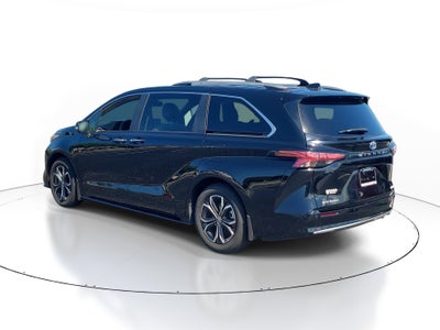 2025 Toyota Sienna Platinum