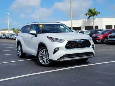 2023 Toyota Highlander Hybrid Platinum