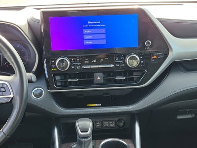 2023 Toyota Highlander Hybrid Platinum