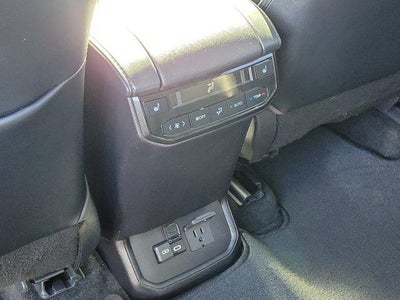 2023 Toyota Highlander Hybrid Platinum