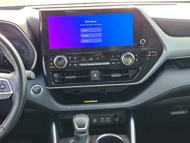 2023 Toyota Highlander Hybrid Platinum