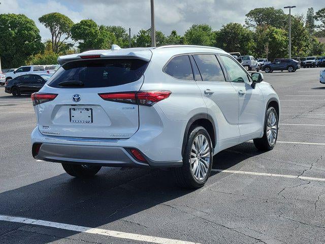 2023 Toyota Highlander Hybrid Platinum
