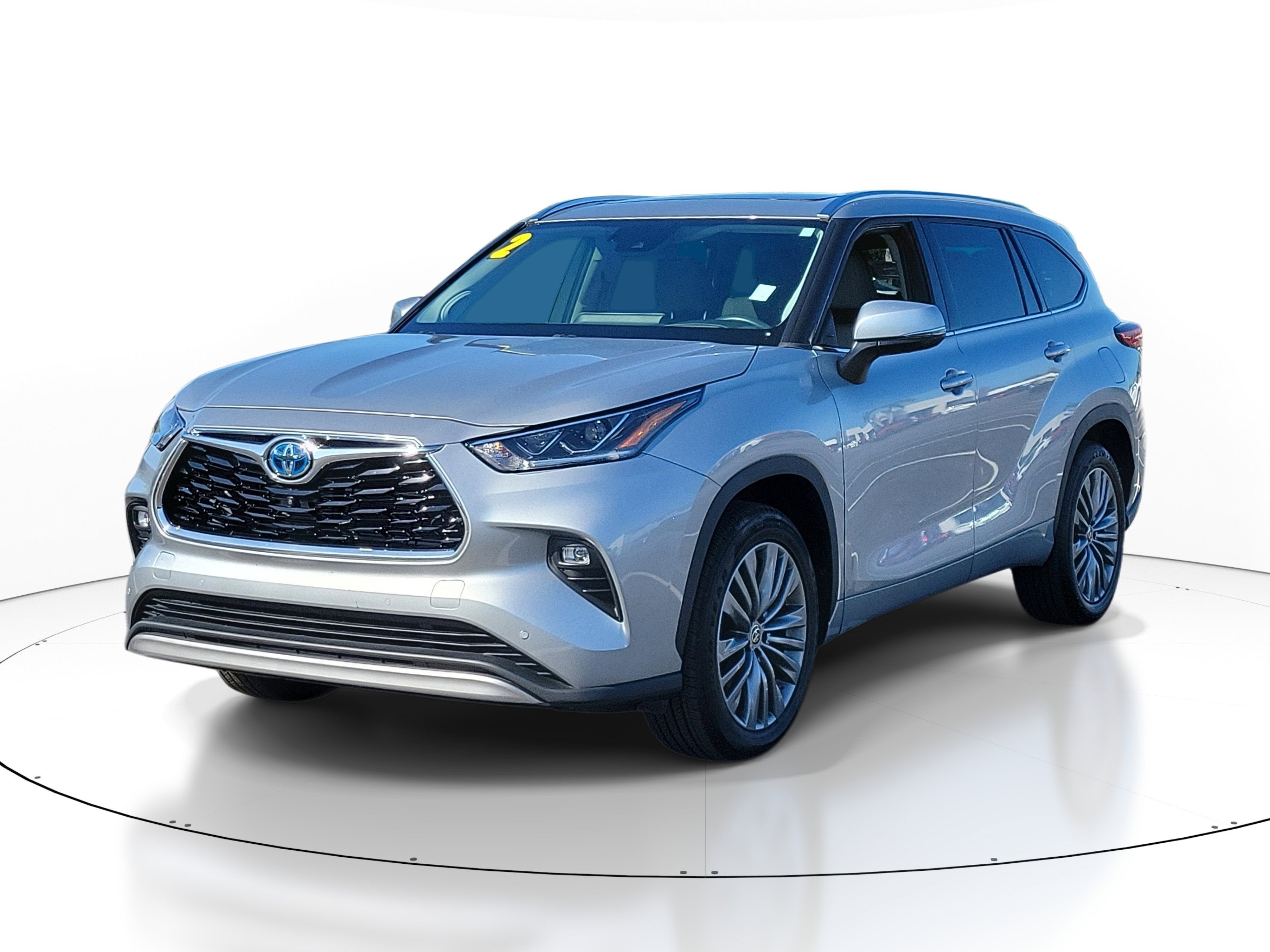 2022 Toyota Highlander Hybrid Platinum