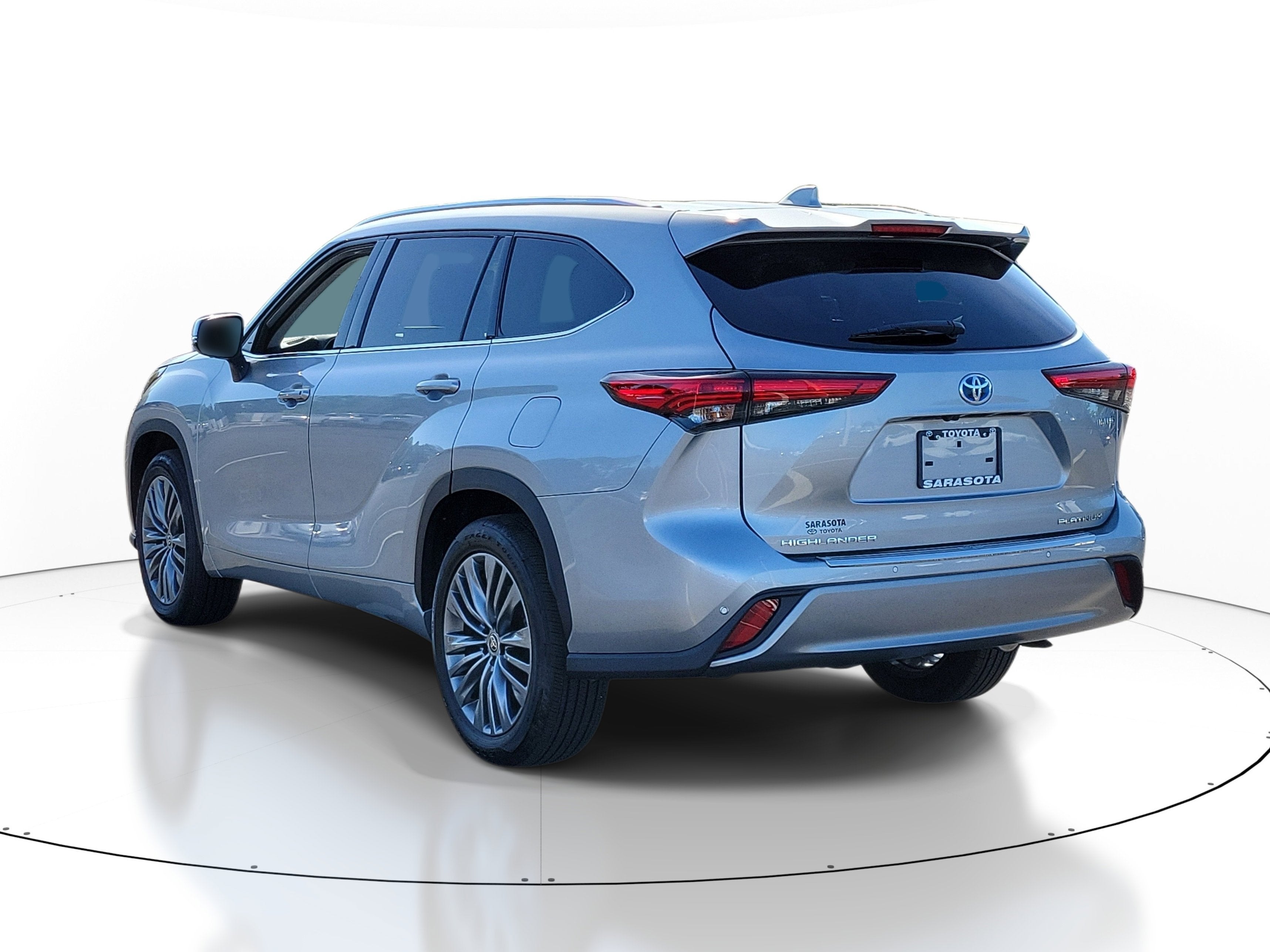 2022 Toyota Highlander Hybrid Platinum