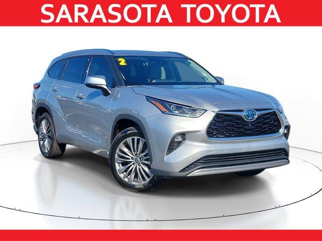 2022 Toyota Highlander Hybrid Platinum