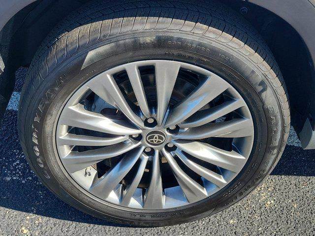 2022 Toyota Highlander Hybrid Platinum