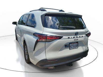 2022 Toyota Sienna XLE