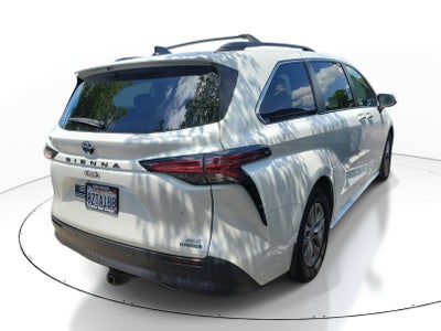 2022 Toyota Sienna XLE