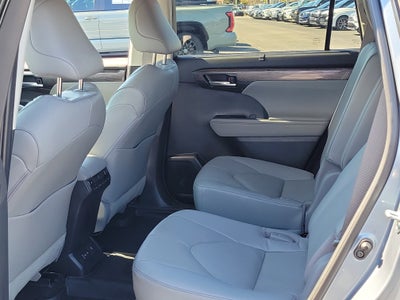 2023 Toyota Highlander Platinum