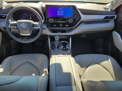 2023 Toyota Highlander Platinum