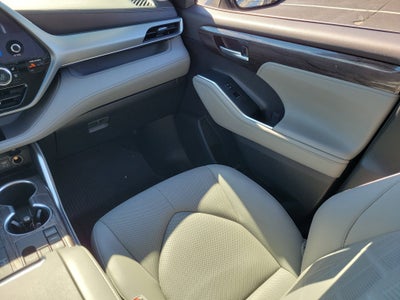 2023 Toyota Highlander Platinum